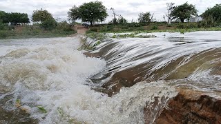 FORTES CHUVAS NO CEARÁ FAZ BARRAGENS TRANSBORDA COM FORÇA DE CARREGAR CARROS E MOTOS [upl. by Ativahs]