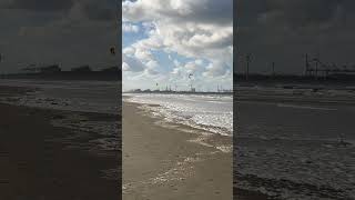 Lekkere strandwandeling hoekvanholland golven wind wolken zee strand surfen [upl. by Anirec]