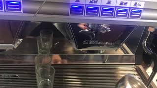 How to Make espresso Nuova Simonelli Appia 2 Dubai coffee [upl. by Macario]