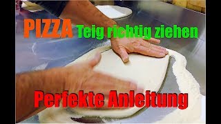 Pizzateig richtig von Hand ziehen und rund bekommt Deutsch [upl. by Colwin]