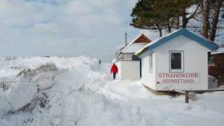 Schneesturm schneidet die Insel Hiddensee vom Festland ab [upl. by Okihsoy]