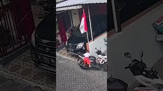 Hatiati Parkir Motor di Rumah Kalau Ada Anak Kecil [upl. by Dulla25]