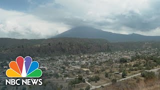 Watch Mexico’s Popocatépetl volcano spews ash gas plumes into air [upl. by Idnaj577]