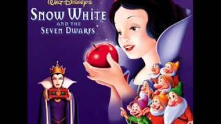 3 Different Versions of Snow White and the Seven Dwarfs [upl. by Fairfield]