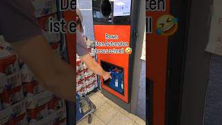 Der Pfandflaschenautomat ist offensichtlich ein Montagsgerät 🤣zuschnell war es ihm Rewe [upl. by Aniraz]