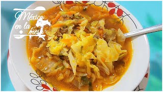 Sopa De Repollo Con Carne Receta  México en la mesa [upl. by Ettenej]