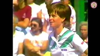 1986 Wimbledon SF  Hana Mandlikova vs Chris EvertLloyd 2d set 22 [upl. by Constantine37]