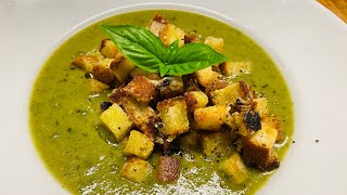 Vellutata di zucchine con pesto alla genovese e crostini al parmigianocrema deliziosa ed economica [upl. by Ahsinej]