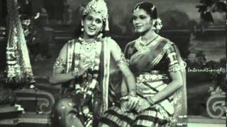 Vedhala Ulagam  Aadum Mayil Paadum Kuyil Song [upl. by Mala380]