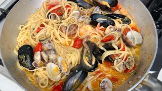 LINGUINE AI FRUTTI DI MARE FRESCHI Italian food official 2023 🍝🇮🇹😋 [upl. by Trik294]