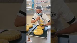 food mooncake bakery cake chinesecake cakebakery delicious chinesepastry shorts foodie [upl. by Kant183]