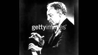 Artur Rubinstein plays Debussy quotPoissons dorquot [upl. by Meelak635]