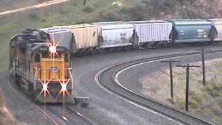 UP and BNSF at Tehachapi  March 16 2001 [upl. by Cinimod]