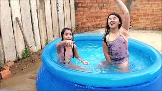 DESAFIO NA PISCINA EMILLY VS MELYSSA NAPISCINA PISCINA [upl. by Kreindler]