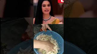 Anupama serial Kinjal making Pakoda scenefood youtubeshorts follow more recipes ♥️ [upl. by Anidualc]