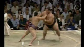 Terao vs Konishiki  Nagoya 1989 寺尾 対 小錦 [upl. by Zuzana]