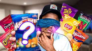 Probando CHEETOS DOMINICANOS sin MIRAR 🇩🇴 [upl. by Marsiella477]