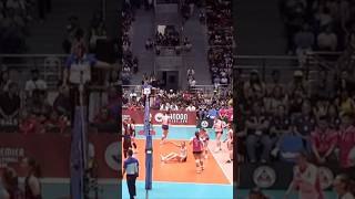 BEA DE LEON FINDS THE CORNER ateneo ccs creamline pvl volleyball haikyuu [upl. by Elamor]