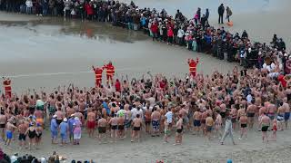 Neujahrsbaden auf Borkum [upl. by Horodko658]