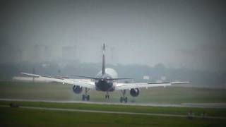 Шереметьево сильный боковой ветер strong crosswind day UUEE [upl. by Atlante]