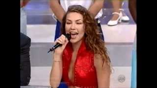 THALIA canta a capella de MENTA Y CANELA com seus fãs no Brasil  by renaron [upl. by Fleisher]