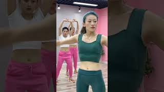 Shake your whole body and diet Lets focus on losing belly fat dance diet funny dieting [upl. by Erin724]