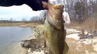 Spring time Bass Fishing  New PB for 2017  Long Island NY [upl. by Selemas]