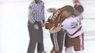 Jocelyn Lemieux vs Randy McKay Mar 24 1990 [upl. by Epoh]