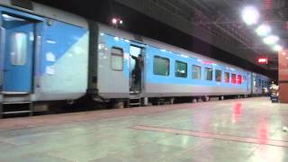 LHB Agra FortJaipur Shatabdi Express arriving Jaipur Junction [upl. by Crist]