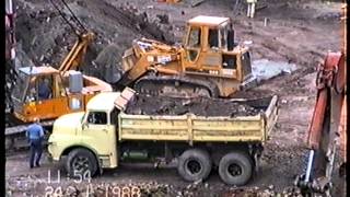 Mega Baugrube in Stuttgart mit Liebherr R962 LkwOldtimer Show ua 24011989 2 [upl. by Iow]