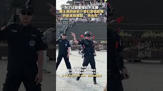 為了讓游客排隊不無聊 滕王閣的保安小哥們激情獻舞 熱歌串燒舞蹈 「特會扭」 [upl. by Eidarb]