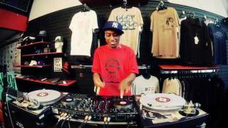 DJ Dummy  Vital with TRAKTOR SCRATCH amp KONTROL S4  Native Instruments [upl. by Battat368]