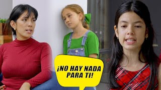 Su hermana enviaba ropa y dinero del extranjero pero ella se gastaba todo con su hija [upl. by Yenttirb]