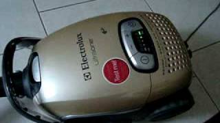 Electrolux Ultra One Z8825 vacuum cleaner 2009 [upl. by Rayford]