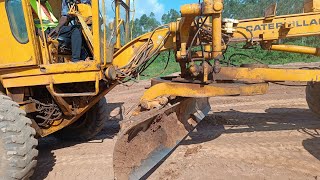 TRAINING TO BE AN EXPERT OF GRADER OPERATORCAT OLD MODEL [upl. by Quintessa]