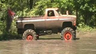 Friday 4x4s Mud Bog Cooters 01 Chevy Mud Truck 82810 [upl. by Ramuk]