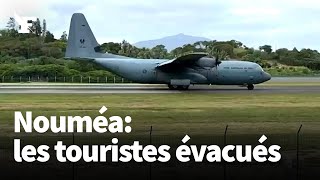 NouvelleCalédonie  un avion australien se pose à Nouméa les touristes évacués [upl. by Mirilla]