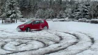 Golf R32 snow donuts and fun [upl. by Jeana669]