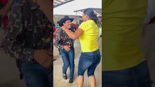 Gonzalo y Ana en la pulga de alamo Tx dance 956valley foryou lapulgayoutubeshortsvideo [upl. by Sussna416]