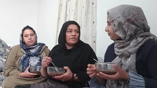 ولاگ فامیلی یک روز زندگی ما  خاطرات جوانی مادرجانم و خوردن مشنگ😋 [upl. by Ahsinor]