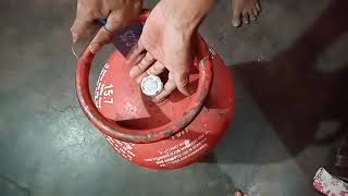 How To Open Gas Cylinder Cap In Hindi  गैस सिलिंडर का ढक्कन कैसे खोले [upl. by Adev]