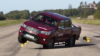 The new Toyota Hilux 2016 fails moose test [upl. by Uile]