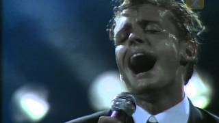 Luis Miguel Fría como el viento Festival de Viña 1990 [upl. by Acinot]