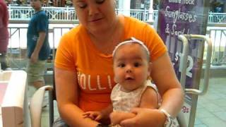 Briannas earrings  Baby getting ears pierced  Claires  Poniendo aretes a Brianna [upl. by Marola]