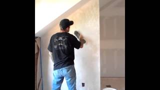 HOW TO Apply a Skip Trowel Texture on walls [upl. by Rozanna]