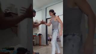 Como se saludan los chinos shorts comedy youtubeshorts viral humor funnyshorts [upl. by Gusella360]