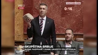 Otimanje mikrofona kamen i svađe u Skupštini Srbije [upl. by Dirfliw]