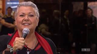 Ginette RenoJe serai là Live TV 2018 [upl. by Drhcir]