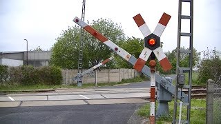 Spoorwegovergang Großenhain D  Railroad crossing  Bahnübergang [upl. by Kendell]