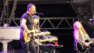 Jersey Girl  Springsteen  MetLife3 Aug 30 2016 [upl. by Melosa]